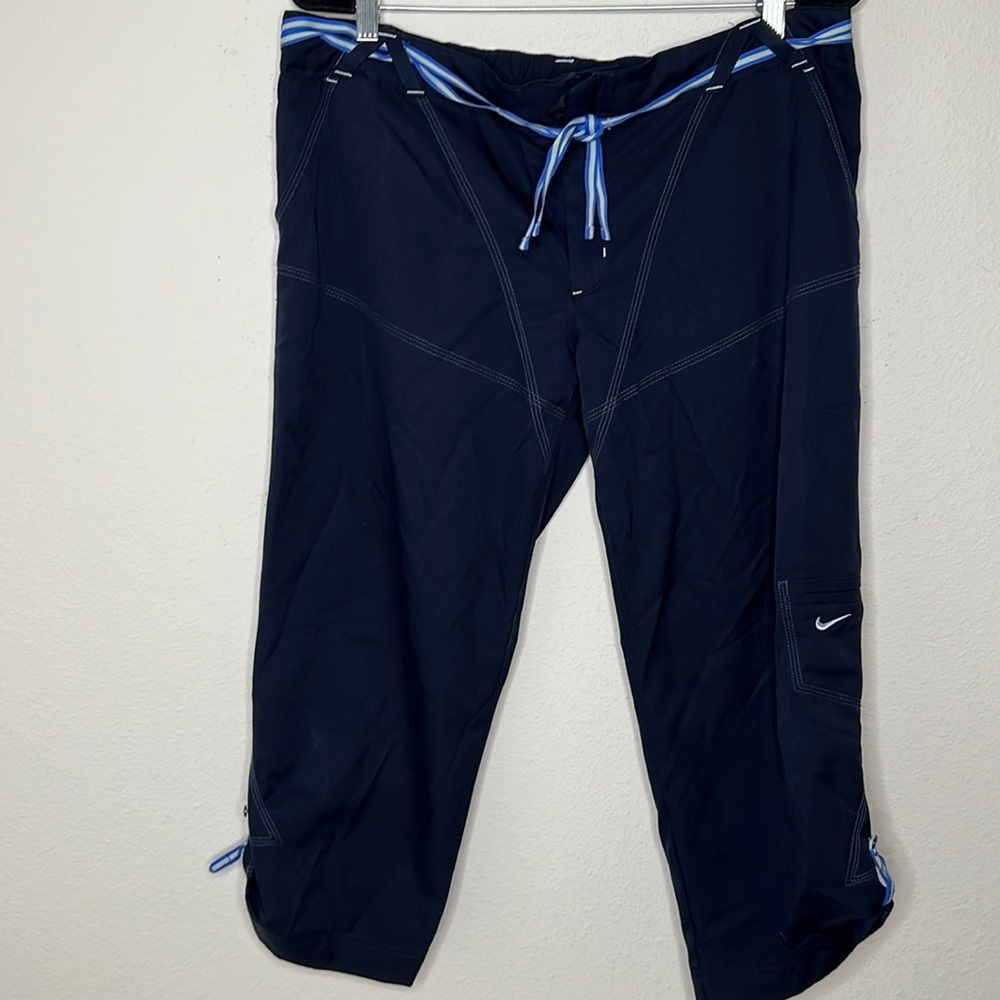 Nike XL capris in navy with ribbons